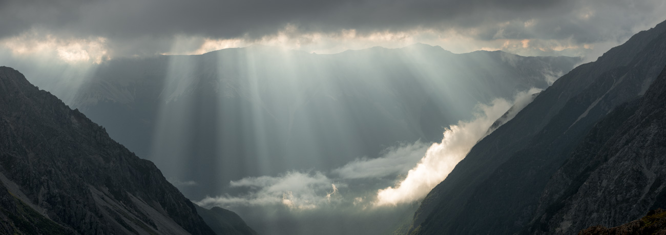 Sunbeams over St. Arnaud Range